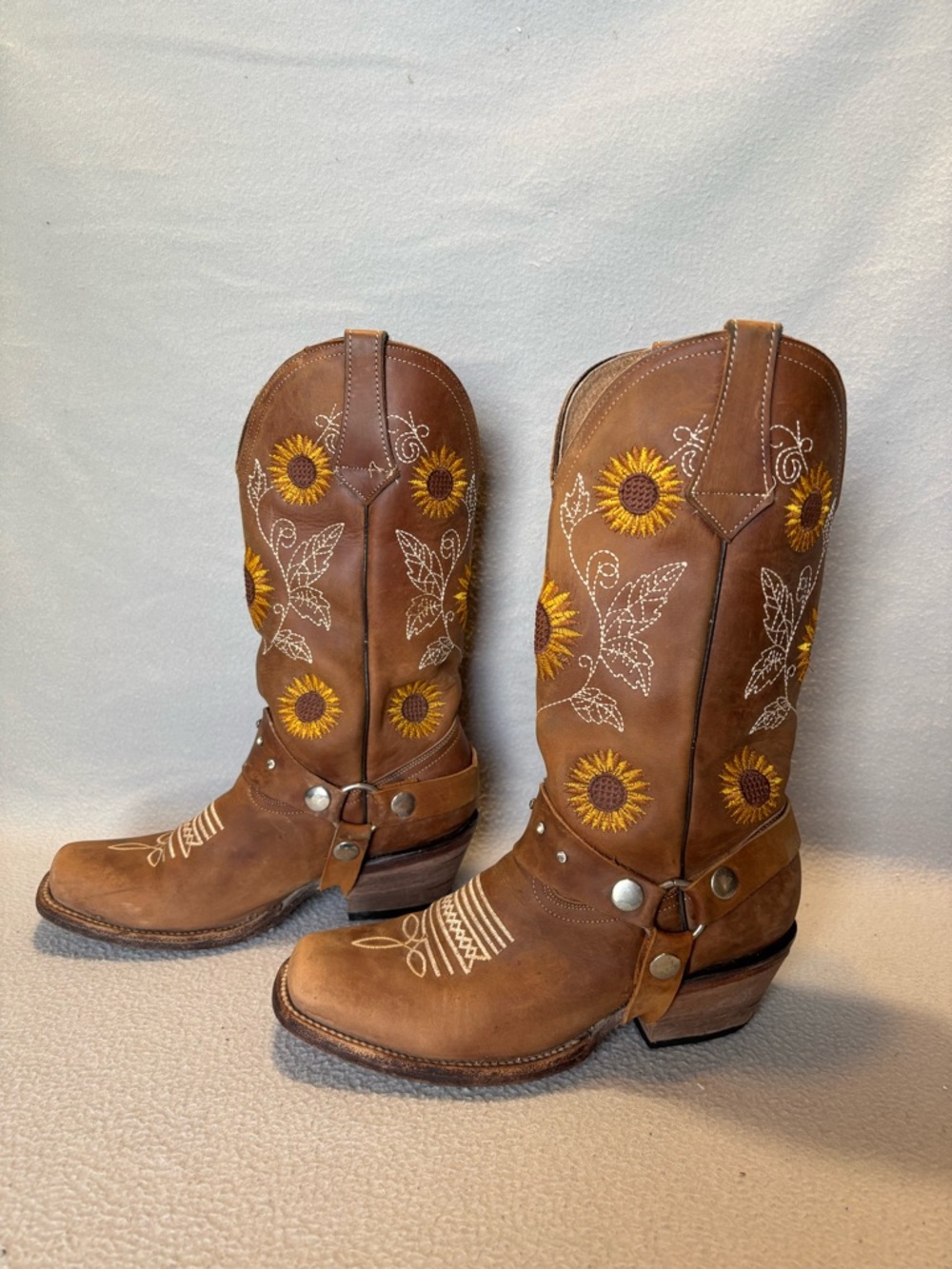 Pluma de Oro 4.5 Brown Sunflower Embroidered Leather Cowgirl Western Boots